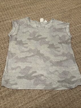 Women’s sleeveless linen top